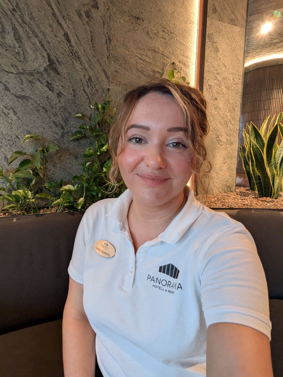 Portrett av Laura Johnsen, sertifisert massasjeterapeut i Bergen